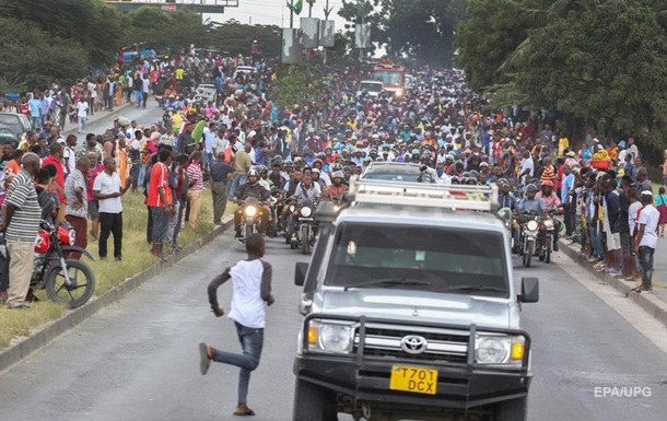 У Танзанії на прощанні із президентом загинуло щонайменше 45 людей