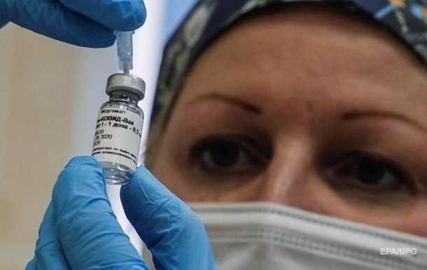 Медик захворіла на коронавірус після двох щеплень вакциною Супутник V