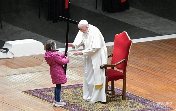 В Ватикане прошла церемония Крестный путь