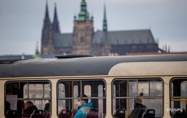 Влада Чехії через півроку має намір скасувати режим НС