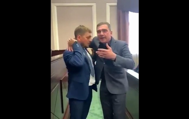 На відео зняли  розбірки  депутатів у Київоблраді