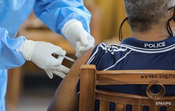 У США закрили два центри з вакцинації через побічні реакції
