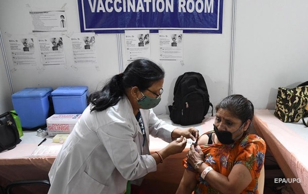 В Індії після COVID-вакцини померли 180 осіб