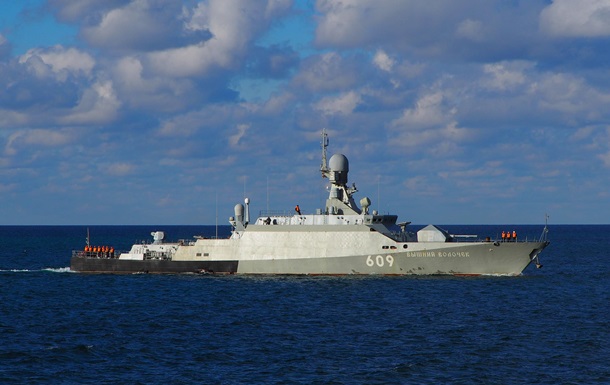 Російські кораблі провели стрільби в Чорному морі
