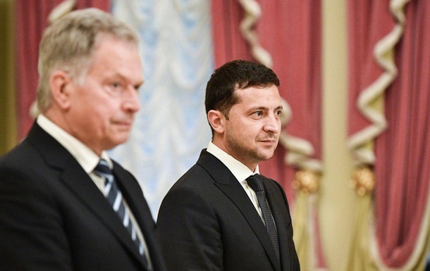 Зеленський обговорив гібридні загрози з президентом Фінляндії