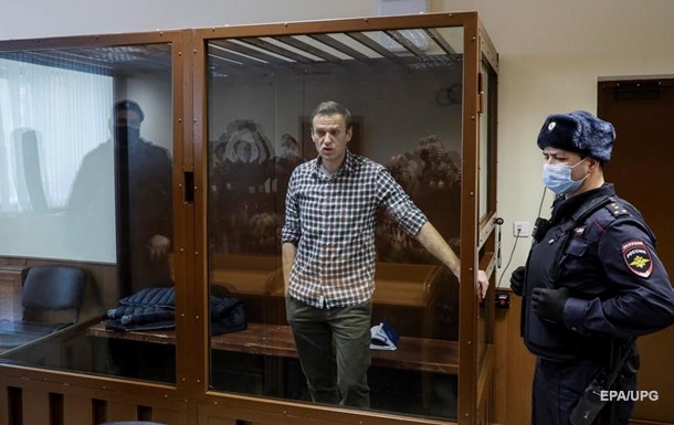 Навального переведут из колонии в больницу для осужденных
