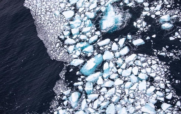 Найбільший у світі айсберг майже розтанув