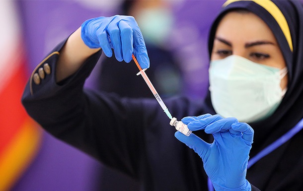 В Ірані розпочали серійне виробництво власної COVID-вакцини