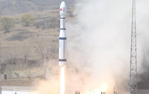 Китай запустив на орбіту дев ять комерційних супутників