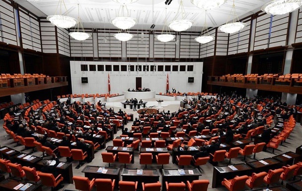Парламент Туреччини засудив Байдена за визнання геноциду вірмен