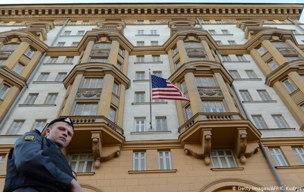 Посольство США в РФ припиняє видачу віз