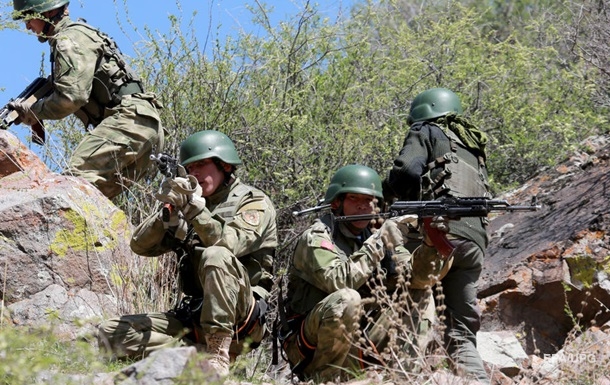 Киргизстан і Таджикистан відвели сили від кордону