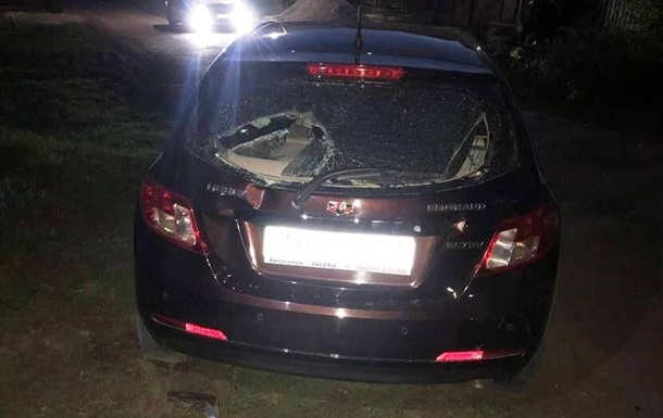 На Донеччині п яний водій збив чоловіка і двох дітей