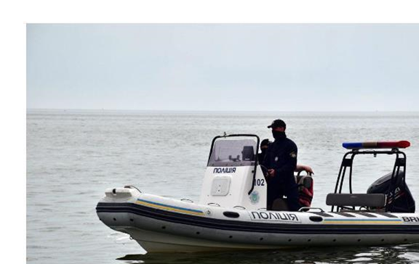 Узбережжя Азовського моря під наглядом поліції