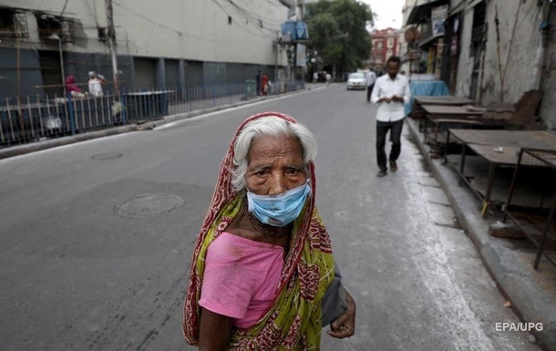 COVID в Індії: за день понад чотири тисячі померлих