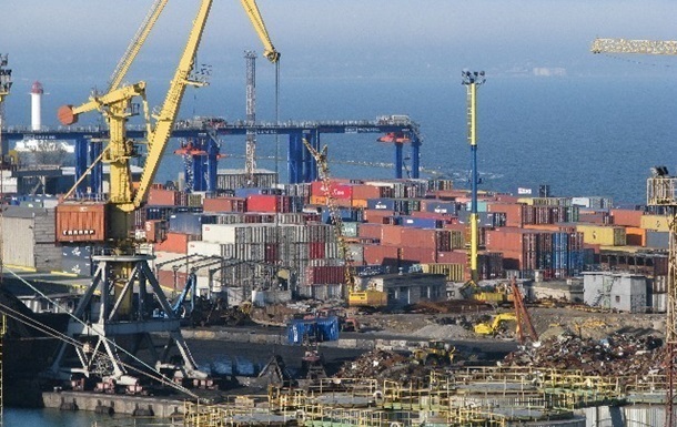 Украина увеличила экспорт и импорт на 20% за год 