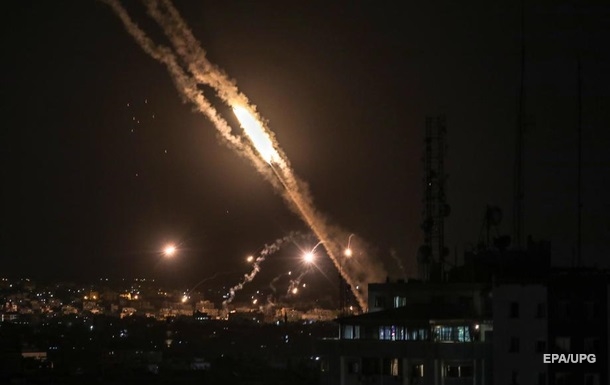 Сектор Газа продолжает обстреливать ряд израильских городов