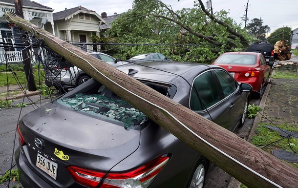 Торнадо в США пошкодив будинки й авто