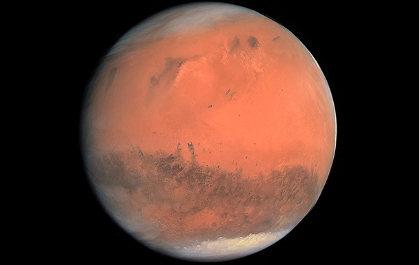 Китайский космический аппарат совершил посадку на Марс