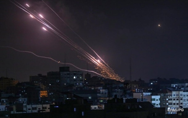 ХАМАС погрожує бомбити Ізраїль місяцями