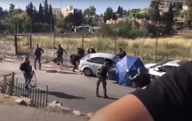 В Иерусалиме автомобиль протаранил толпу