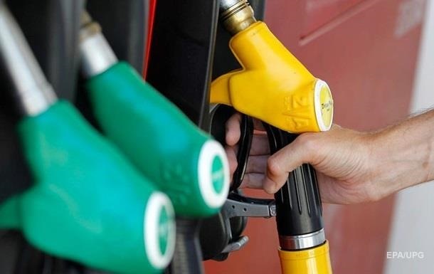 Минэкономики опровергло регулирование цен на премиум-топливо
