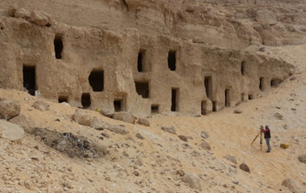 У Єгипті виявили 300 гробниць часів Стародавнього царства