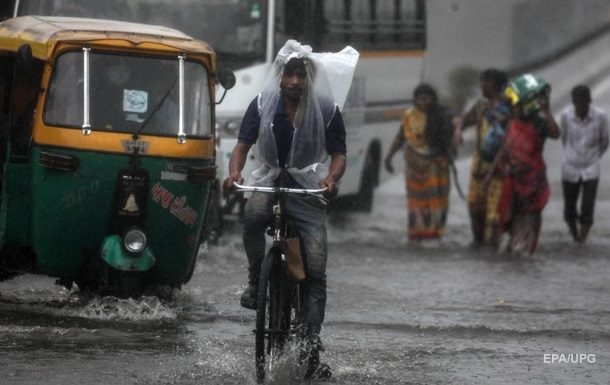 Циклон в Індії забрав життя 40 людей