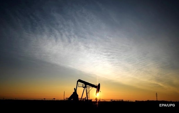 Ціни на нафту впали через запаси в США
