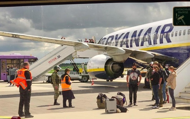 Ryanair прокомментировала посадку самолета в Минске