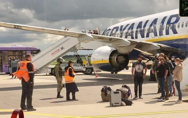 Посадка самолета Ryanair в Минске: причины и последствия