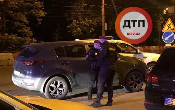 У Києві копи півтори години переслідували іноземців на позашляховику
