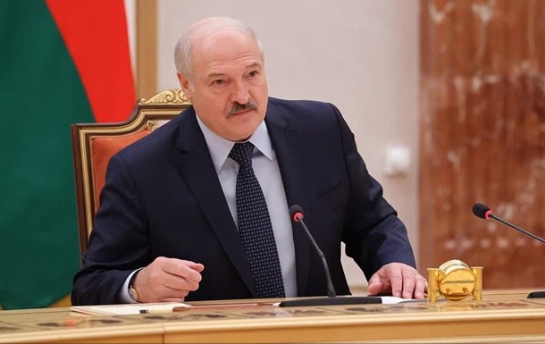 Лукашенко має намір вакцинувати українців і жителів ЄС на кордоні