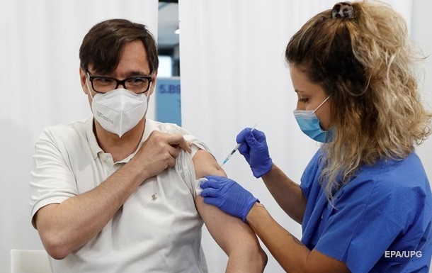 У Британії стартувала COVID-вакцинація людей до 30 років