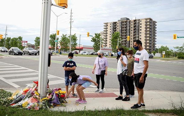 Автомобіль навмисно збив мусульманську сім ю в Канаді