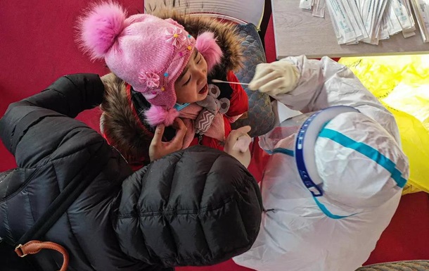 Китай схвалив використання COVID-вакцини Sinovac для дітей від трьох років
