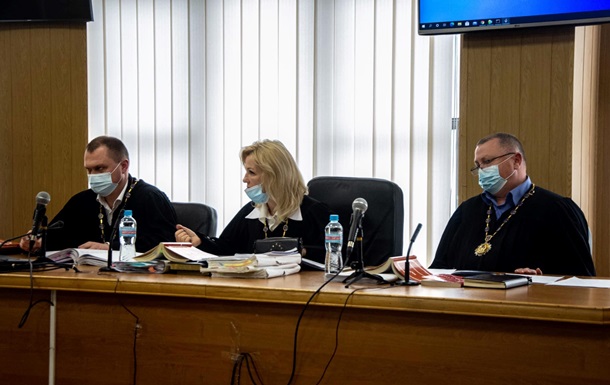 Два судьи по делу Стерненко подали в отставку