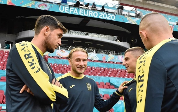Судаков и Безус не вошли в заявку Украины на матч с Нидерландами