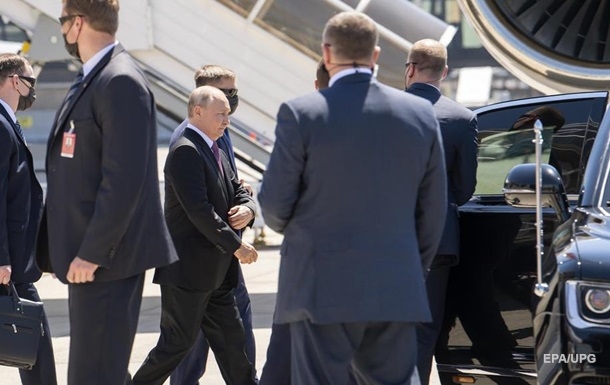 Путіна біля вілли зустрів президент Швейцарії