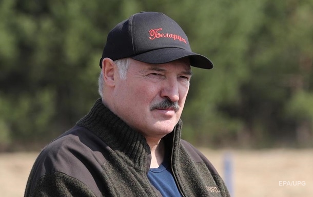 Лукашенко: Не будемо приймати літаки з України