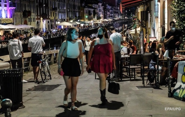 В Італії готуються до скасування маскового режиму на вулицях