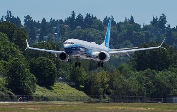 Літак Boeing 737-10 здійснив перший політ