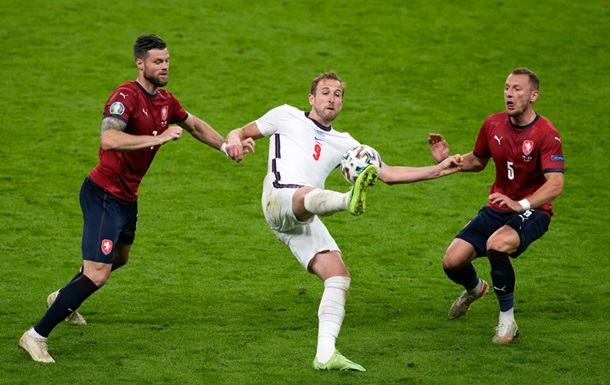 Англия минимально обыграла Чехию и выиграла группу