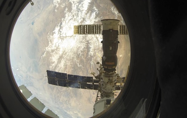 Орбиту МКС подняли перед прилетом новых кораблей