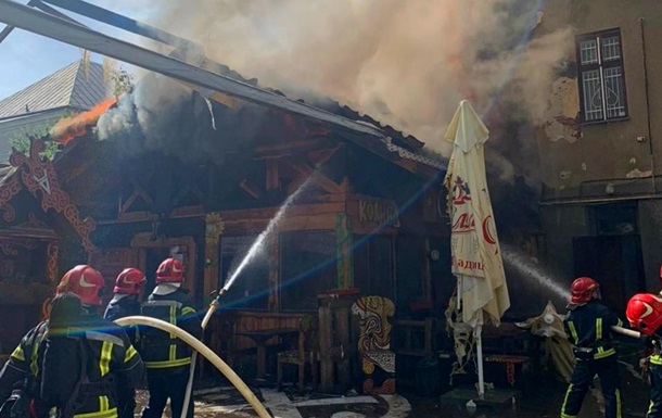 У Тернополі горить ресторан
