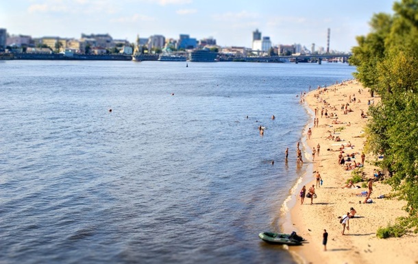 В воде на пяти пляжах Киева обнаружили кишечную палочку