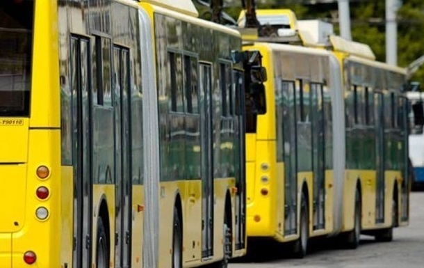 В Киеве транспорт начал работать без кондукторов