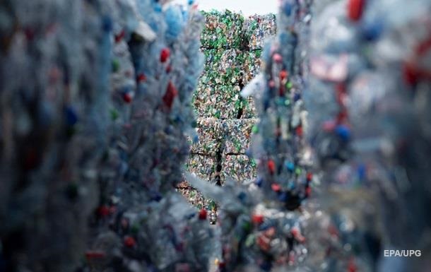 В ЄС заборонили продаж одноразових пластикових товарів