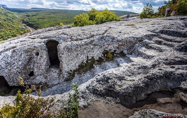 В пещерном городе в Крыму застряли 18 туристов