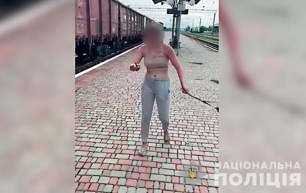 В Миргороде девушка с ножом ранила полицейского
